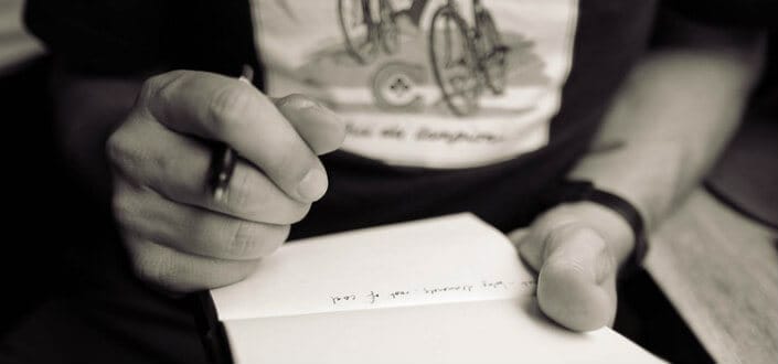 Tips for a Successful Valentine’s Day-Write her a handwritten love