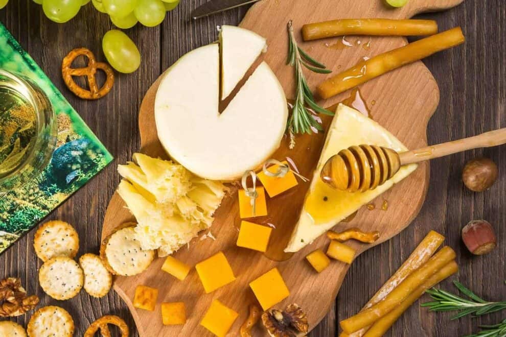 7 Best Cheese of the Month Clubs [2021] Are they worth it?