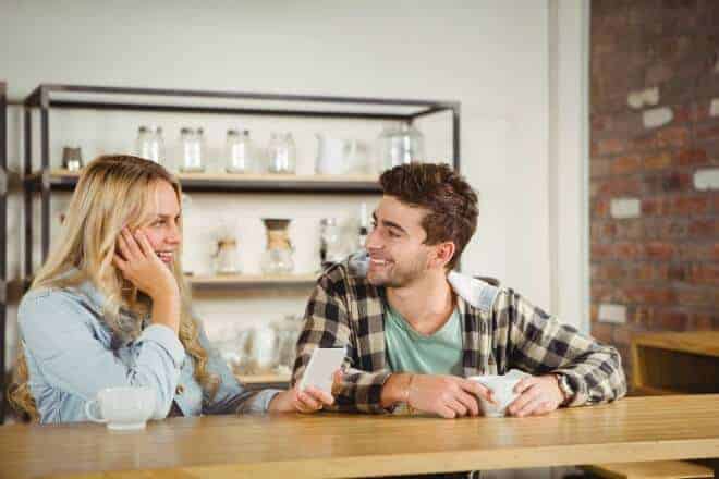 Cosa Fare Quando Una Ragazza Ti Guarda - Post