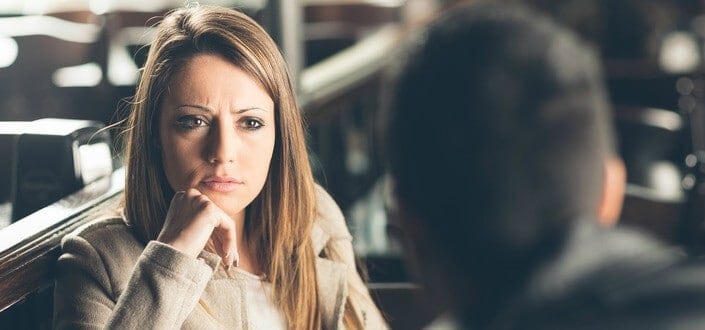 signs a girl doesnt like you - She’s Not Offering Anything To The Conversation