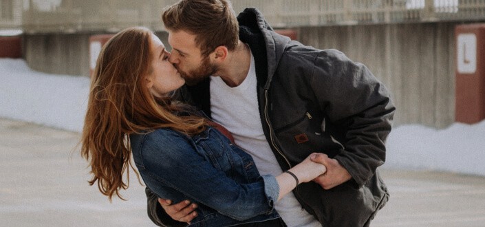 How To Kiss A Girl For The First Time - Go For The Kiss
