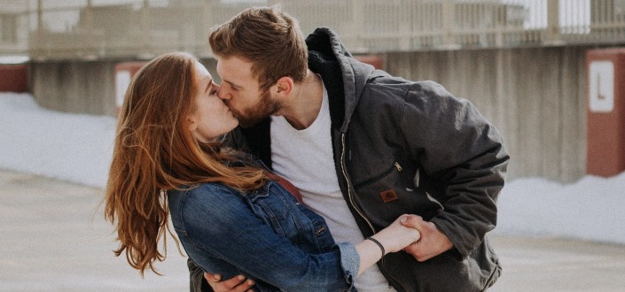 Couple kissing 