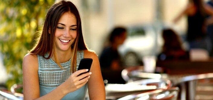 How to Tell if a Girl Likes You Over Text in 7 Easy steps-Know When to Go For it - 7 steps