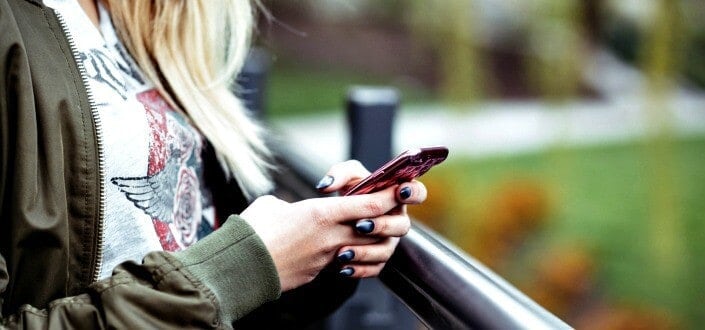 woman using her cellphone