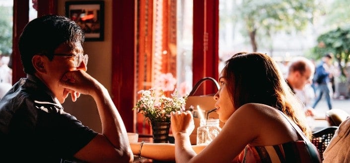 8 signs she wants you to chase her - subtly keeps you updated