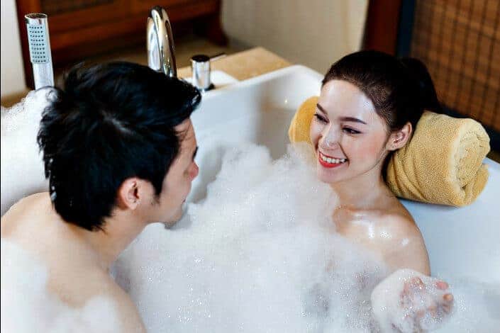 cheap date ideas - bubble bath