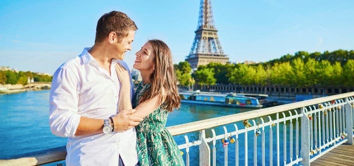 How To Make A Girl Fall In Love With You (FAST!) - 11 Simple steps!