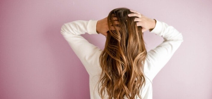 Signs She's Using You (And Doesn’t Like You) - Messy Hair, Just Don’t Care