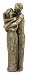romantic gifts for girlfriend - kissing sculpture