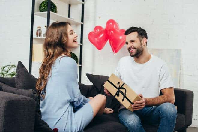 romantic anniversary gifts for girlfriend