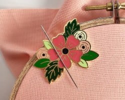 Floral needle minder (1)