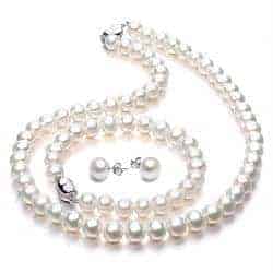 romantic gifts for wife - pearl necklace
