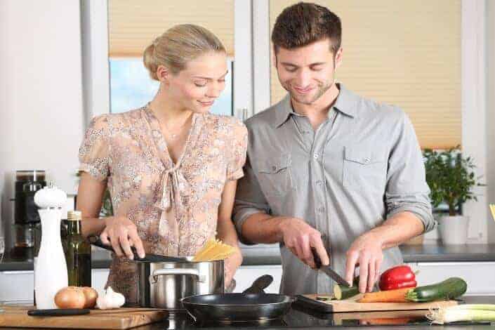 birthday ideas for wife-Treat her to a cooking class