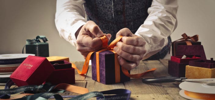 How to pick the best small gift ideas - Make it personal.jpeg