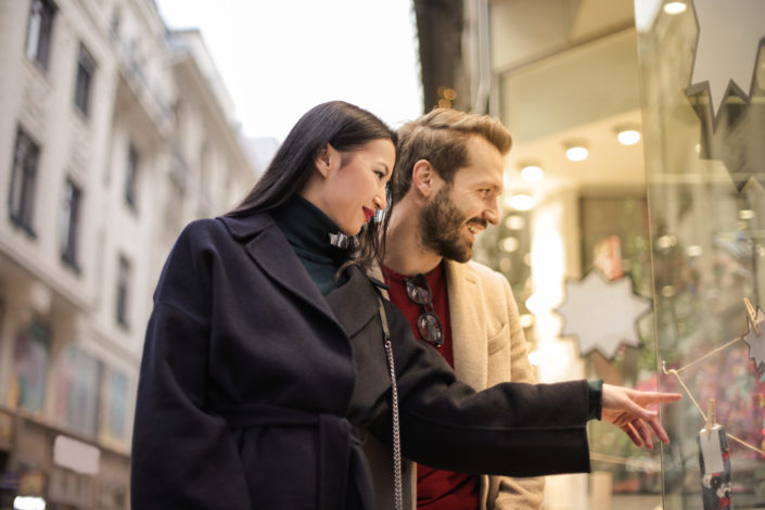 romantic things to do for your girlfriend - Take her shopping.jpeg