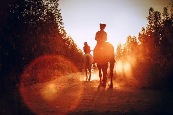 Adventurous date ideas for summer - Horseback ride