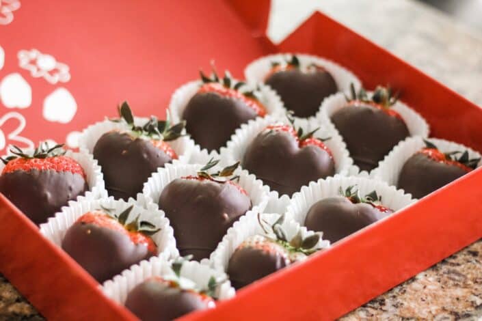 chocolate covered strawberries in box