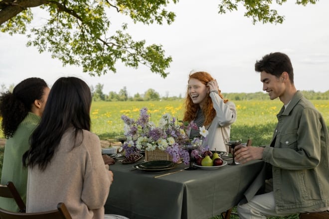 Friends eating outside - Hypothetical Questions