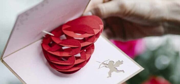 A stylish valentine card.