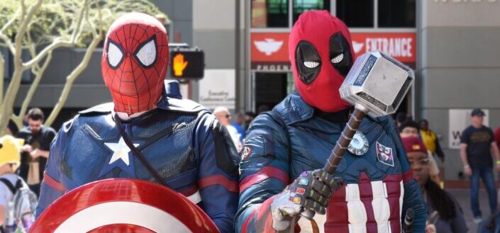 Cosplay of Spiderman and Deadpool in Captain America Suits